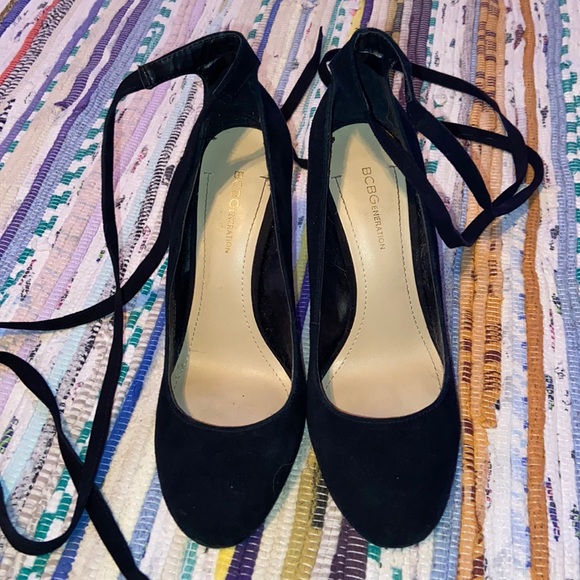 Black lace up heels - Picture 2 of 4